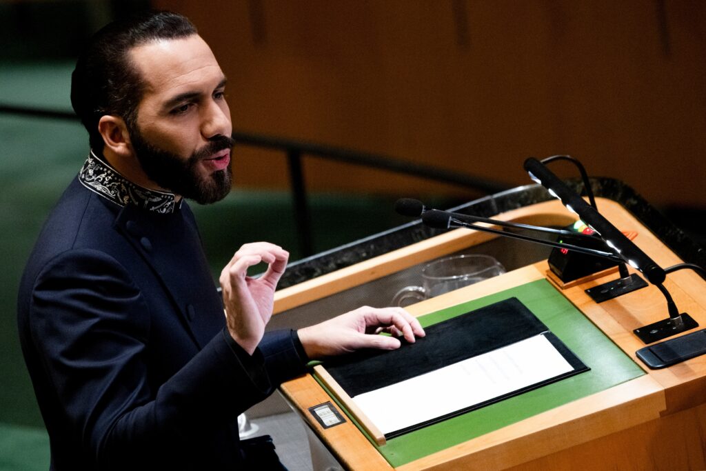 Não é fim da democracia, diz Bukele sobre reeleição ilimitada em El Salvador