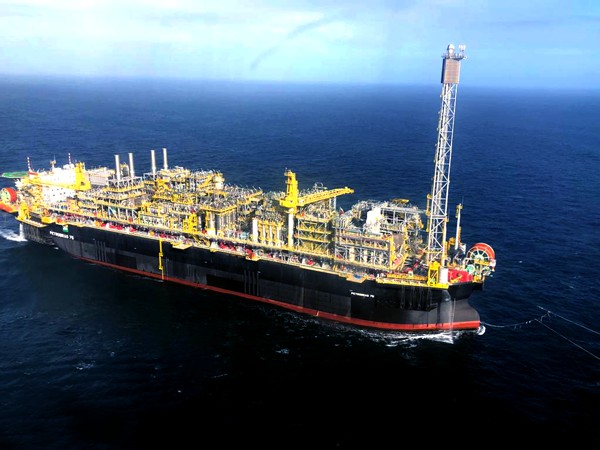 Campo de Búzios atinge recorde de produção com 900 mil barris por dia, diz Petrobras