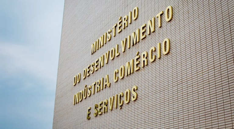 Camex aprova antidumping definitivo sobre importações de folhas metálicas de aço carbono da China