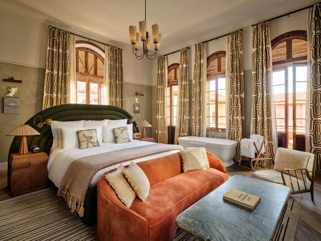 Soho House assina acordo para fechar capital por US$ 2,7 bilhões