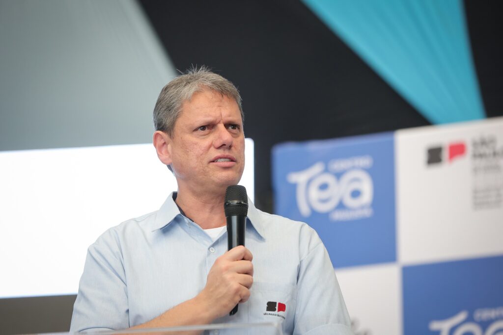 Tarcísio critica STF e diz que prisão de Bolsonaro é absurda