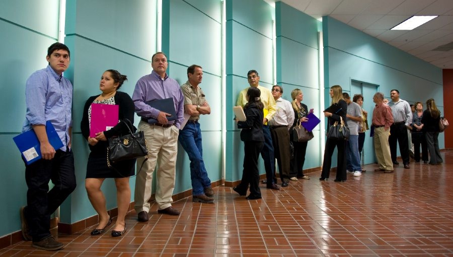 Ibovespa desacelera alta e dólar se afasta das mínimas após ‘payroll’ fraco, com volta dos temores de recessão nos EUA