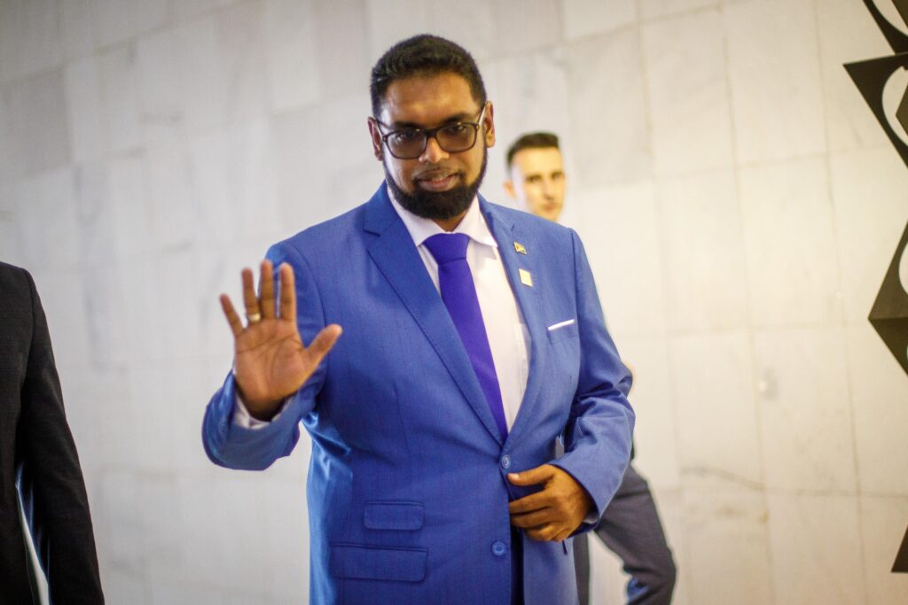 Presidente da Guiana obtém vitória confortável e se declara reeleito