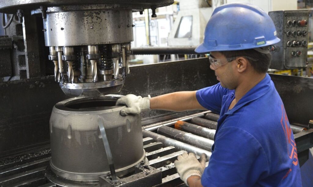 Produção industrial acumula queda de 1,5% em 4 meses e economistas esperam cenário desafiador Produção industrial acumula queda de 1,5% em 4 meses e economistas esperam cenário desafiador