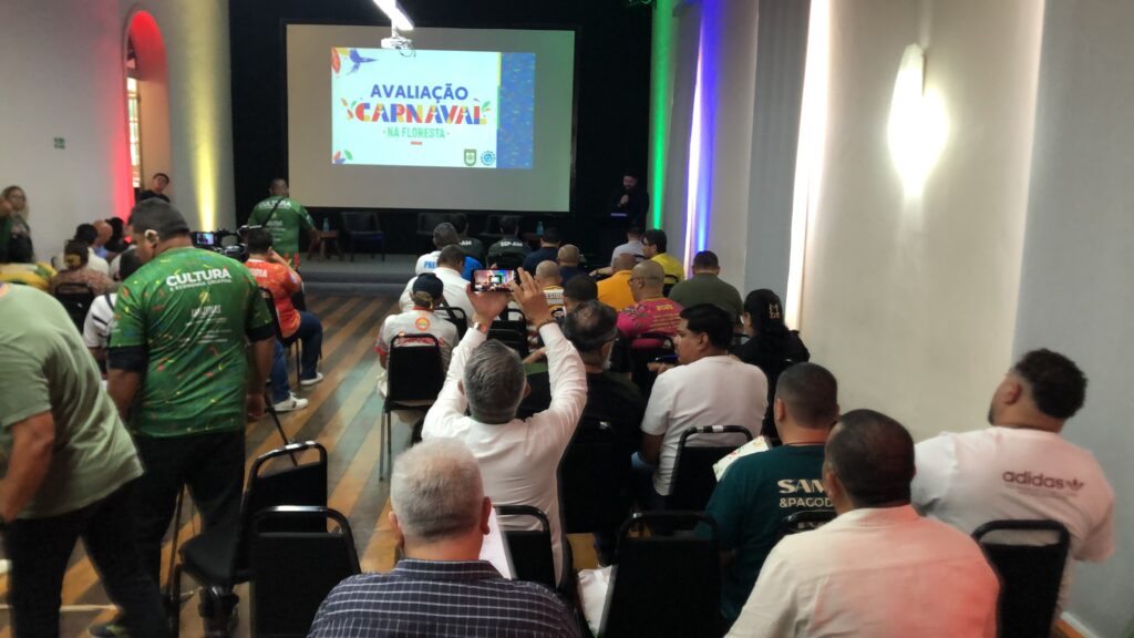 Carnaval na Floresta 2026 começa a ser desenhado em seminário com escolas de samba e poder público