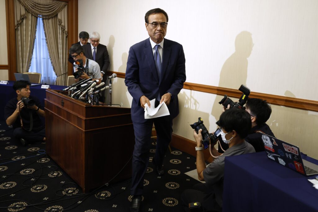 Ex-presidente da fabricante de bebidas Suntory nega ter comprado suplementos com cannabis
