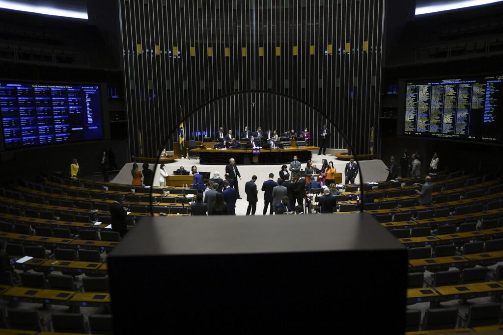 Parlamentares atuam para que Orçamento de 2026 não sofra atraso