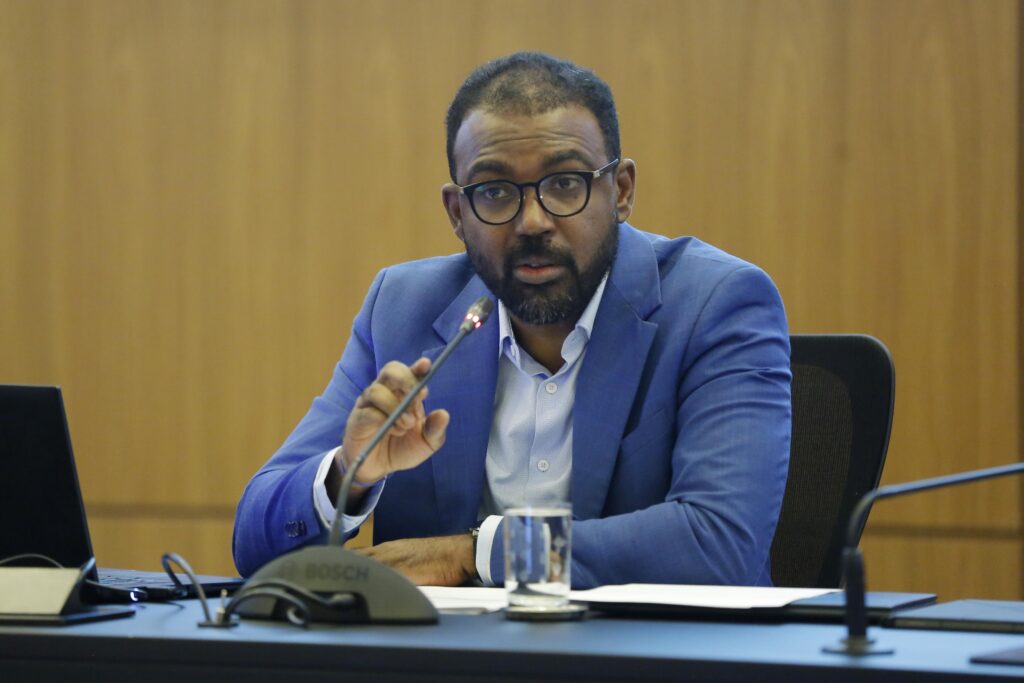 Bancos que não cumprem regulamentações ‘podem causar instabilidade no sistema financeiro’, diz diretor do BC Bancos que não cumprem regulamentações ‘podem causar instabilidade no sistema financeiro’, diz diretor do BC