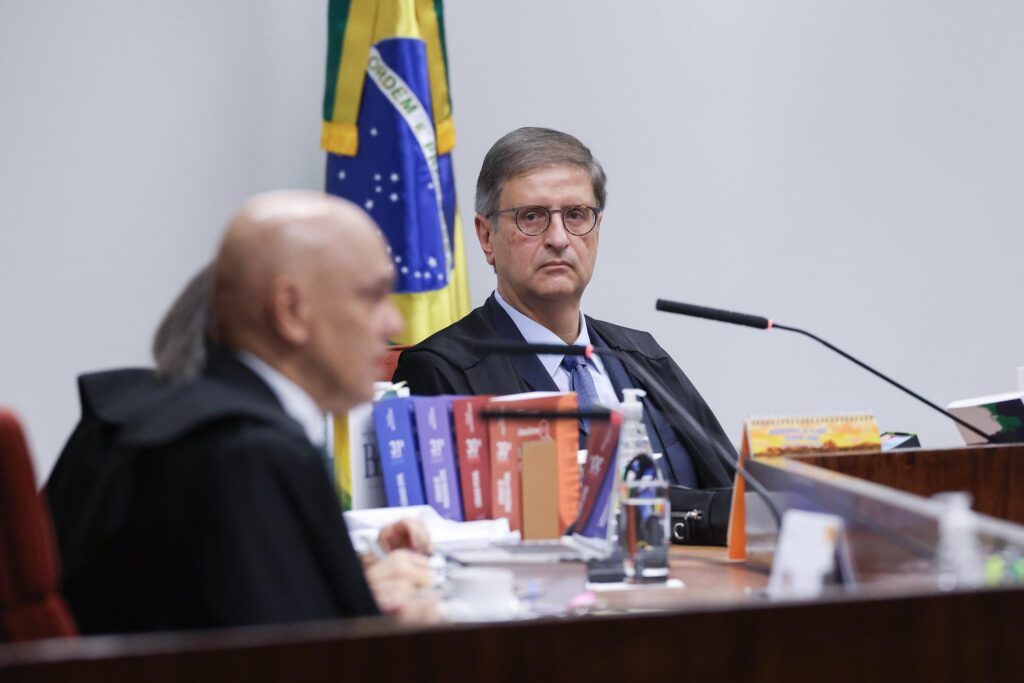 Não reprimir criminalmente tentativas de golpe ‘recrudesce ímpetos de autoritarismo’, diz Gonet no julgamento de Bolsonaro no STF Não reprimir criminalmente tentativas de golpe ‘recrudesce ímpetos de autoritarismo’, diz Gonet no julgamento de Bolsonaro no STF