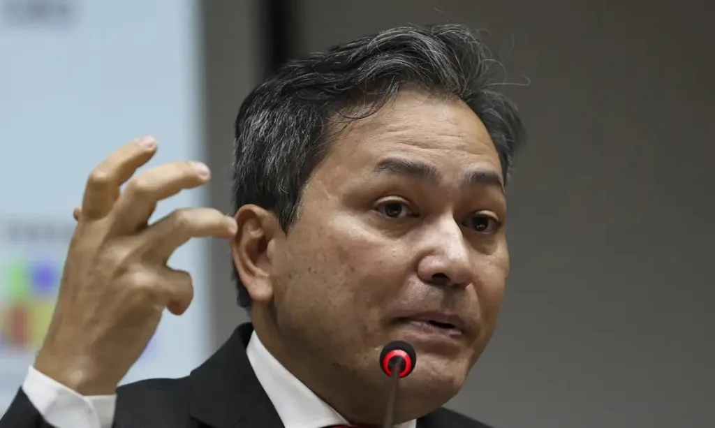 Receita quer informações sobre movimentação de fintechs ainda este mês, diz Barreirinhas
