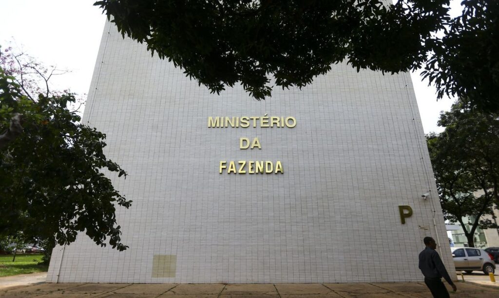 Corte em benefícios fiscais deve gerar receita líquida quase 50% menor que a prevista em 2026, aponta Warren