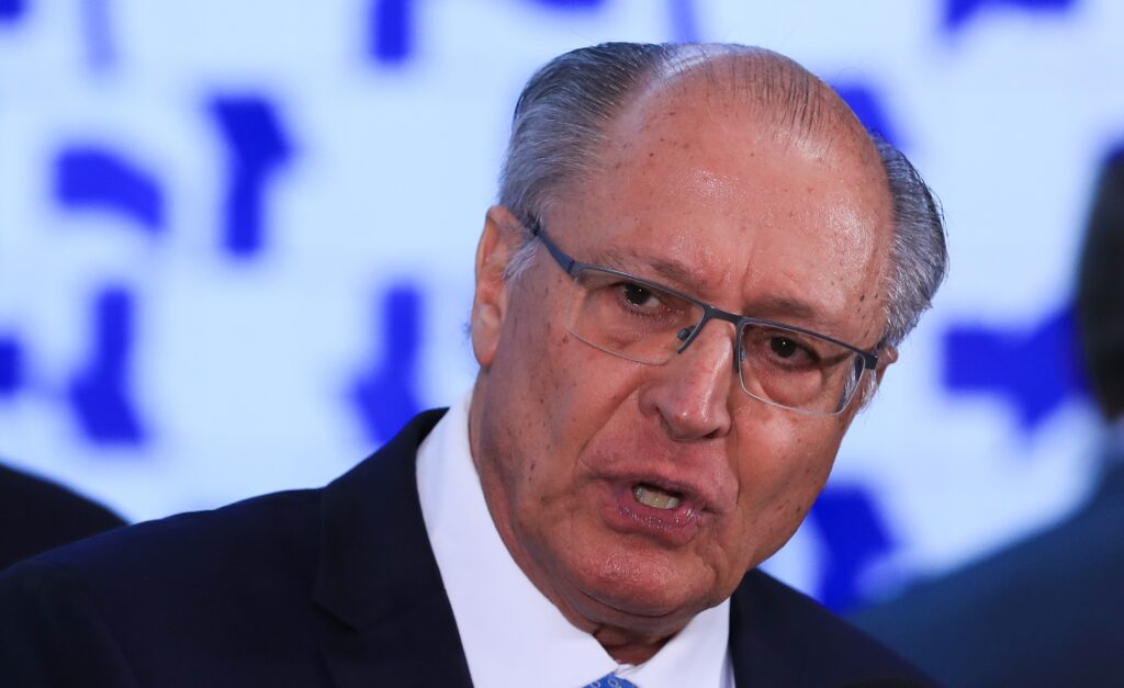 Indulto é ‘golpismo de marcha à ré’, afirma Alckmin sobre propostas de anistia