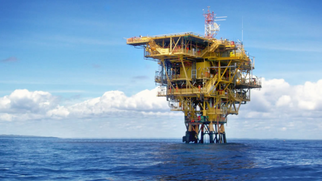 Opep+ considerará novo aumento na produção de petróleo no domingo, dizem fontes