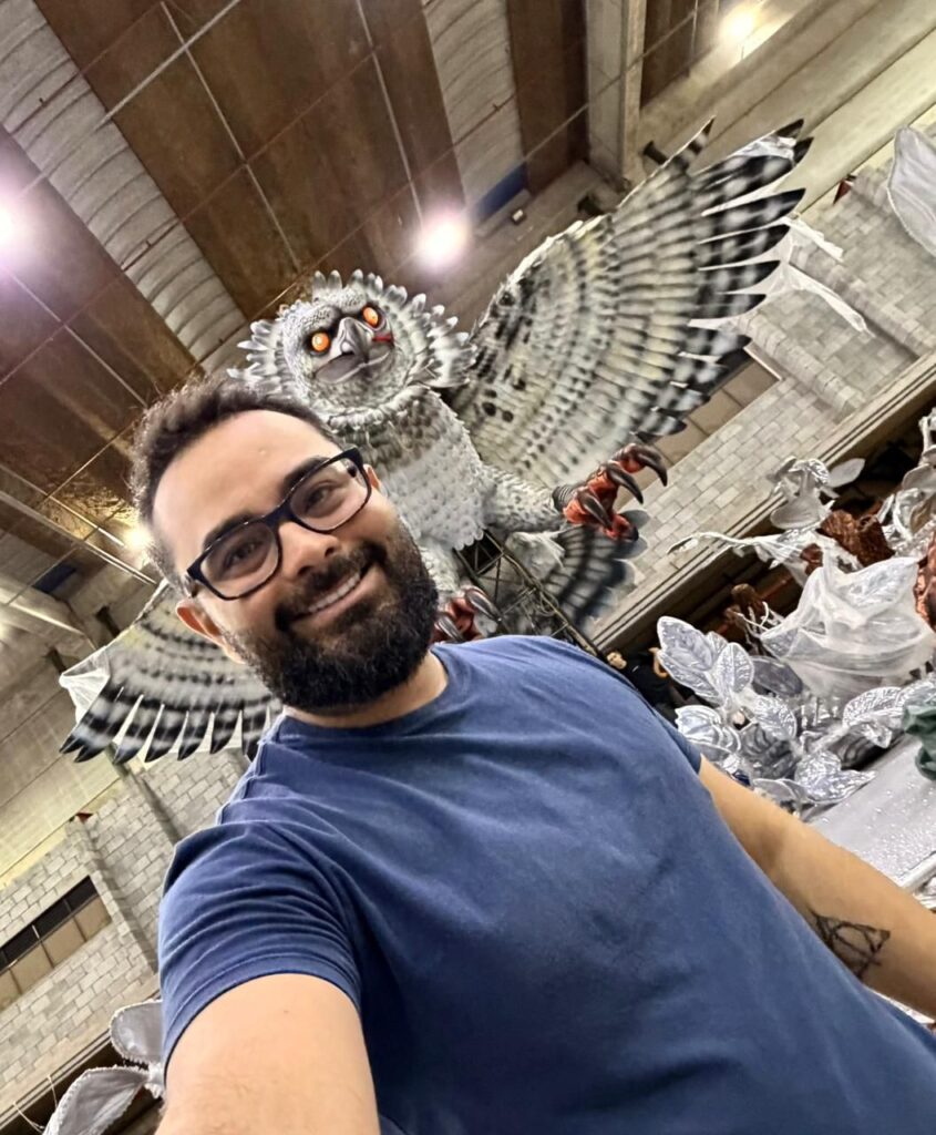 Pajé e Tuxauas do Boi Caprichoso representam a ancestralidade dos povos indígenas no desfile da Gaviões da Fiel em SP Pajé e Tuxauas do Boi Caprichoso representam a ancestralidade dos povos indígenas no desfile da Gaviões da Fiel em SP